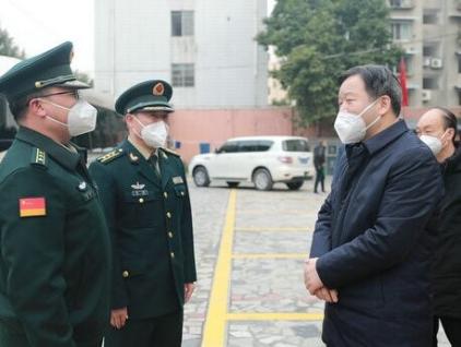Cao Lijun’s Expressing Condolences to Experts, Retired Cadres and Troops Stationed in Mianyang